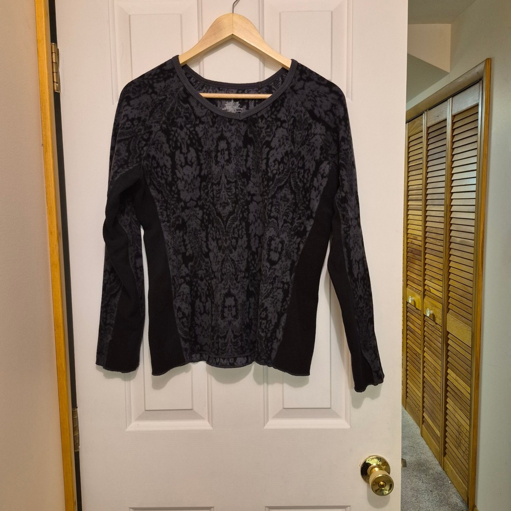 Cuddl Duds Fleecewear with Stretch Top Black Gray Damask Print V-Neck Large